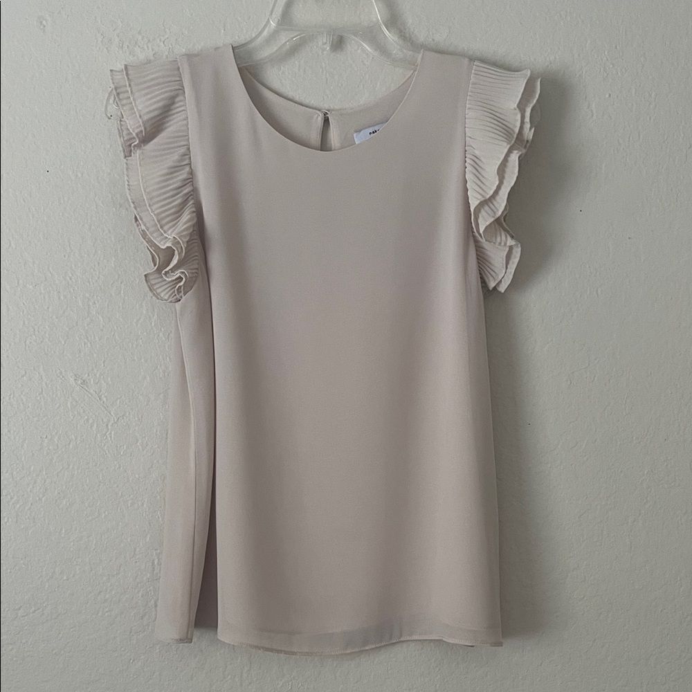 Like New! Naked Zebra Elegant Cream Ruffle Sleeve Blouse in Size S